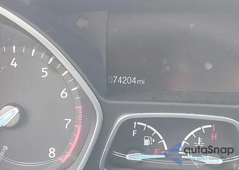 2016 Ford Focus Se z USA, uszkodzony, nr VIN 1FADP3F28GL280949